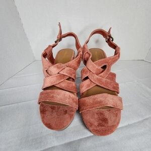 Maurices size 8 pink suede sandles